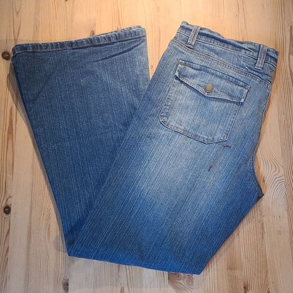 Ozzy jeans super flare low rise distressed - Picture 2 of 6